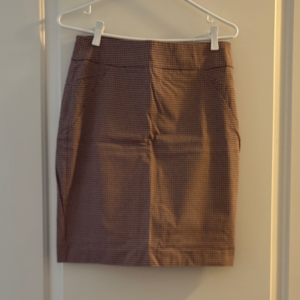 RW&Co Women’S Skirt (reddish/brown) Sz M
Never worn